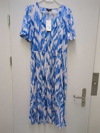 Kleid C&A blau weiss gemustert Grösse 40 neu mit Etikett