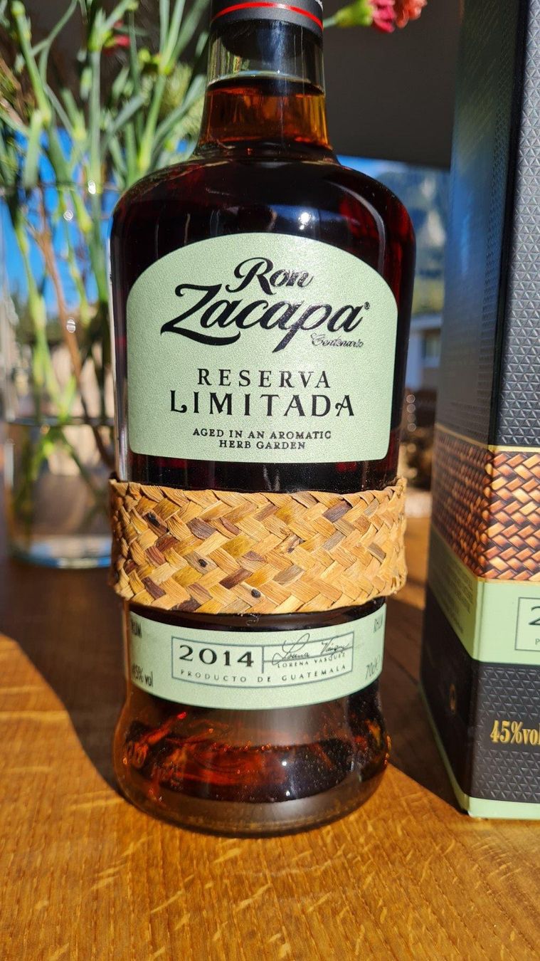 Zacapa Bevande alcoliche: Ron Zacapa Reserva Limitada 2014 – Nuovo e nell'imballaggio originale da Ilanz venduto da uvina 1