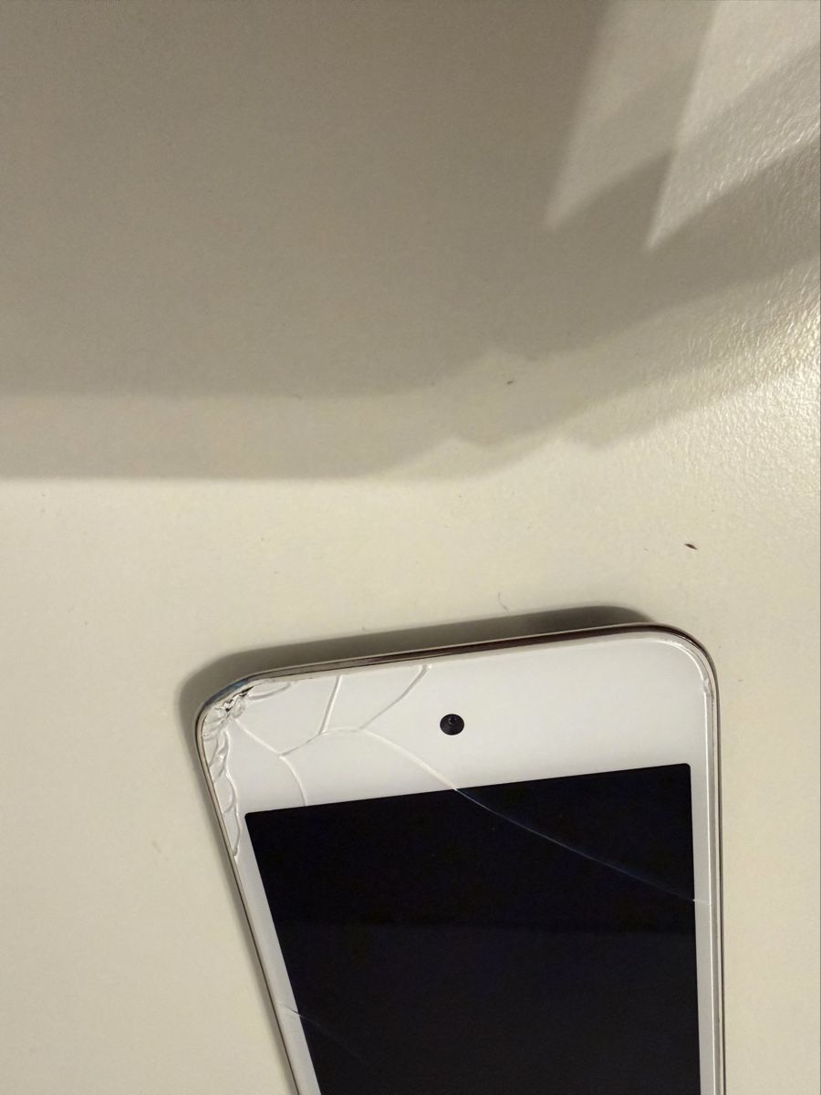Apple Tragbarer Mediaplayer: iPod 8GB  – Defekt aus Claro von KarinS84 3