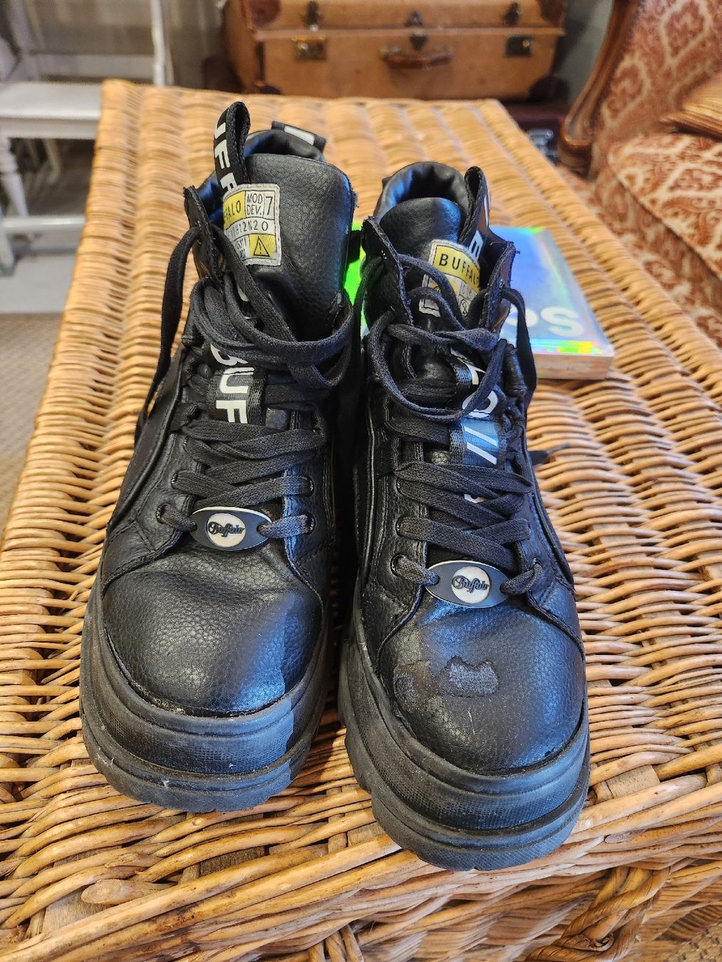 Buffalo Chaussures hommes: Buffalo – D'occasion à Donneloye par gob_nn9d