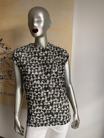 AKRIS: Exklusives Top mit schwarz/weissem Muster, 36