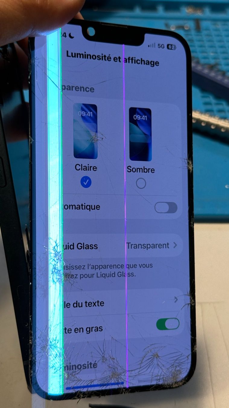 Apple Telefoni cellulari / Smartphones: Écran original iPhone 14 partiellement abîmé – Difettoso da Morges venduto da DA-repa