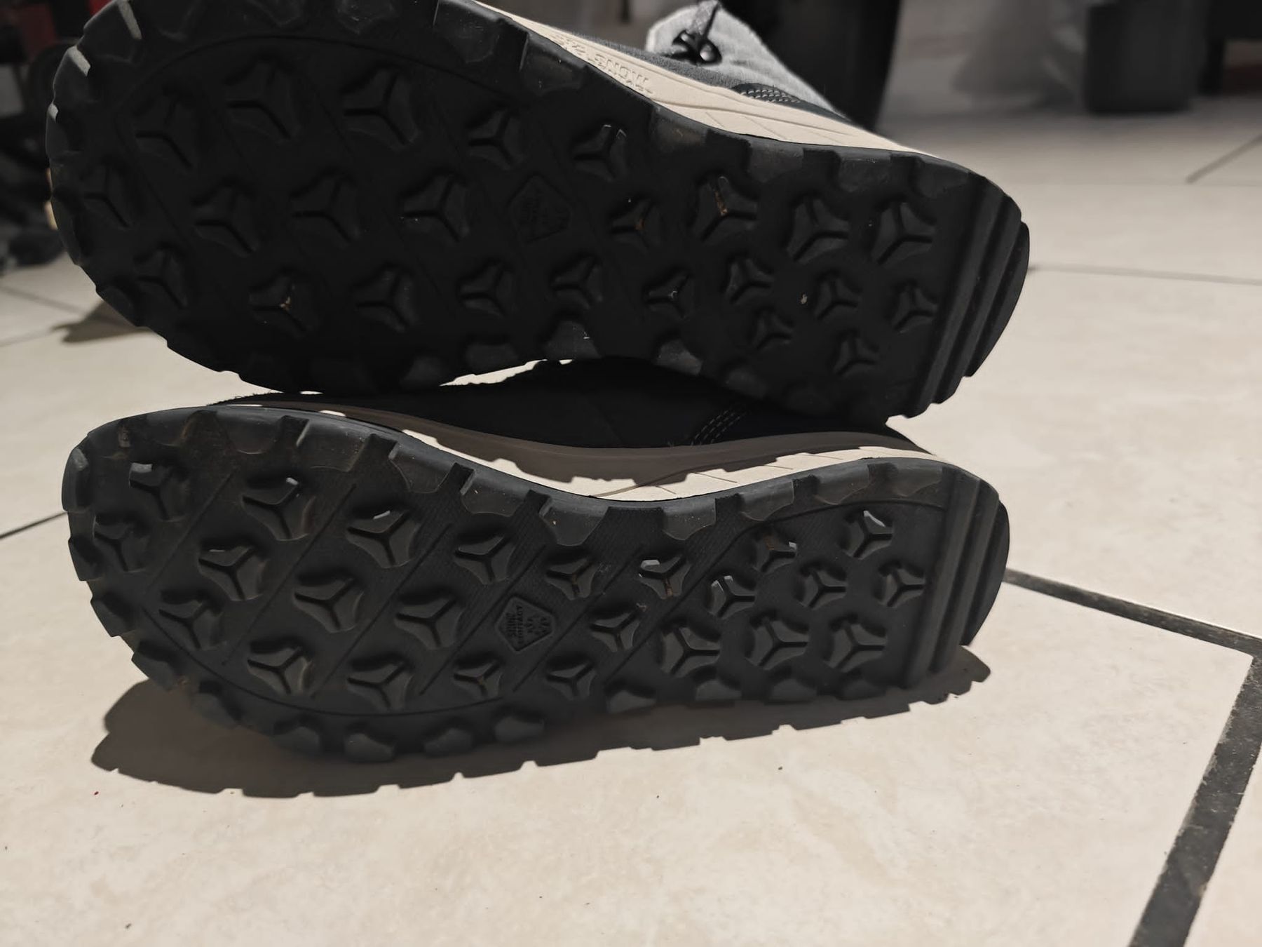 Decathlon Scarpe da uomo: Quechua Winterschuhe – Nuovo (secondo la descrizione) da Giffers venduto da Abzsul 2