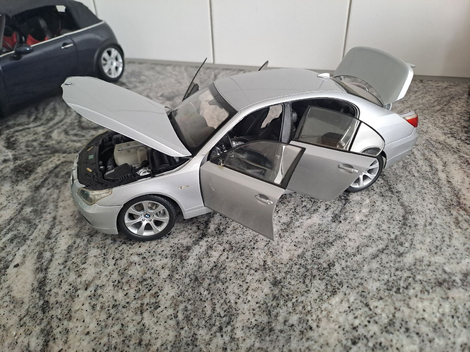 Spielzeuge: Konvolut Spielzeugautos div. Marken – Gebraucht aus Rickenbach LU von bishiida 4