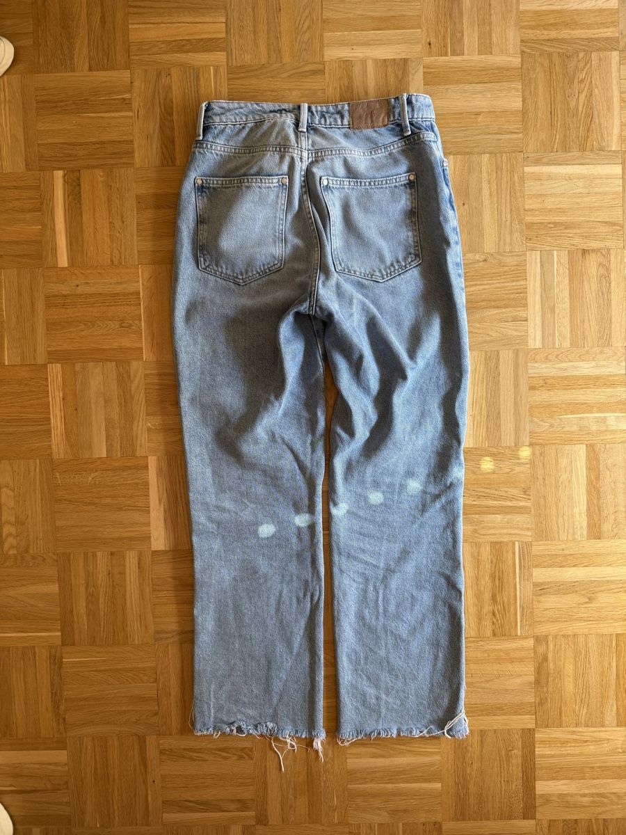Zara Jeans: Jean coupe droite Zara – Usato da Le Grand-Saconnex venduto da annaharutyun 1