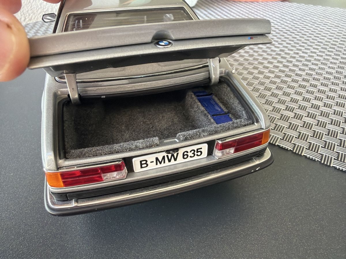 Autoart Modellini d'auto: BMW 635 CSI - 1/18 - Auto Art – Usato da Wolfwil venduto da Rolex1 8