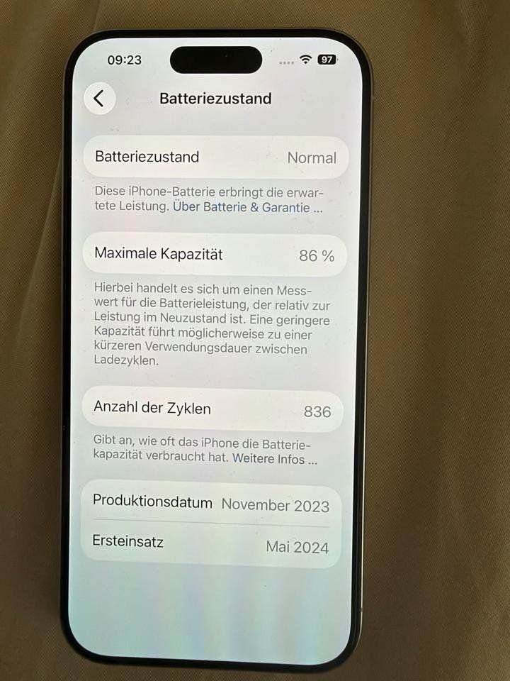 Apple Handys / Smartphones: Apple iPhone 15pro – Gebraucht aus Reinach BL von colmarer 2