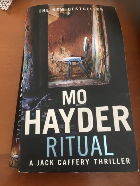 Libri: Mo Hayder Ritual Thriller – Usato da Bergdietikon venduto da book-4-you