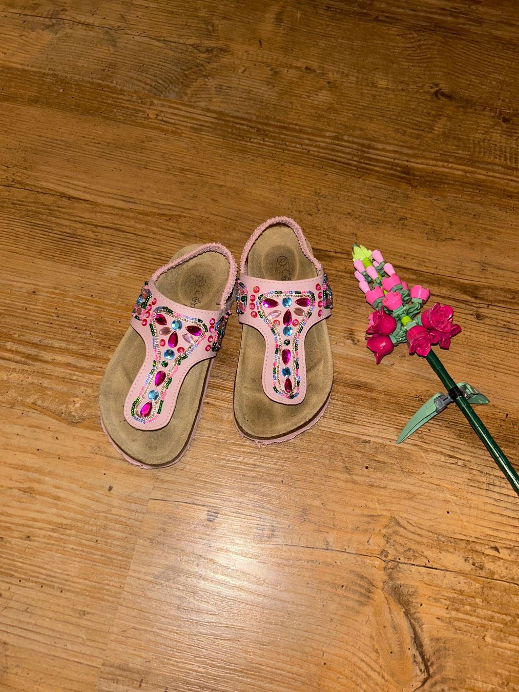 Scarpe per ragazze: Sandalen mit Diamanten 27 – Usato da Safenwil venduto da 2hand_aber_wertvoll