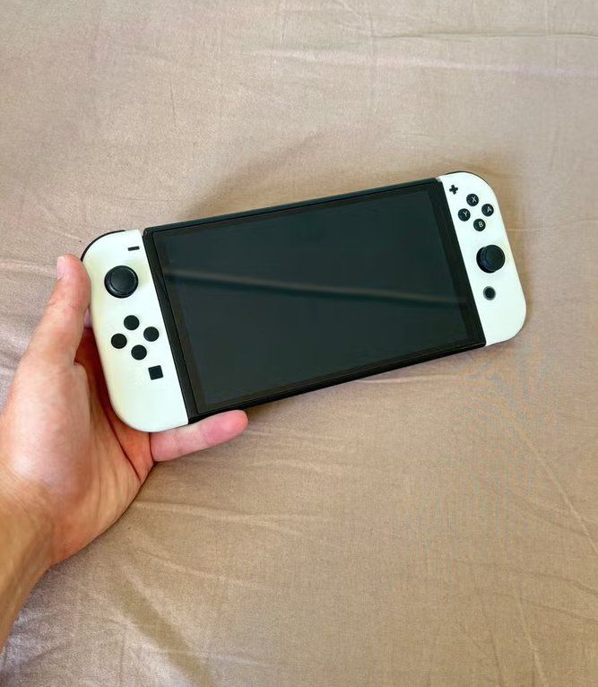 Nintendo Konsolen: Nintendo switch oled – comme neuve – Gebraucht aus Grand-Lancy von ada_z7h5 2