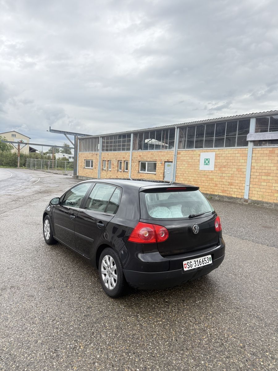 VW Autos: Golf V  – Gebraucht aus Au SG von sha_j8gw 2
