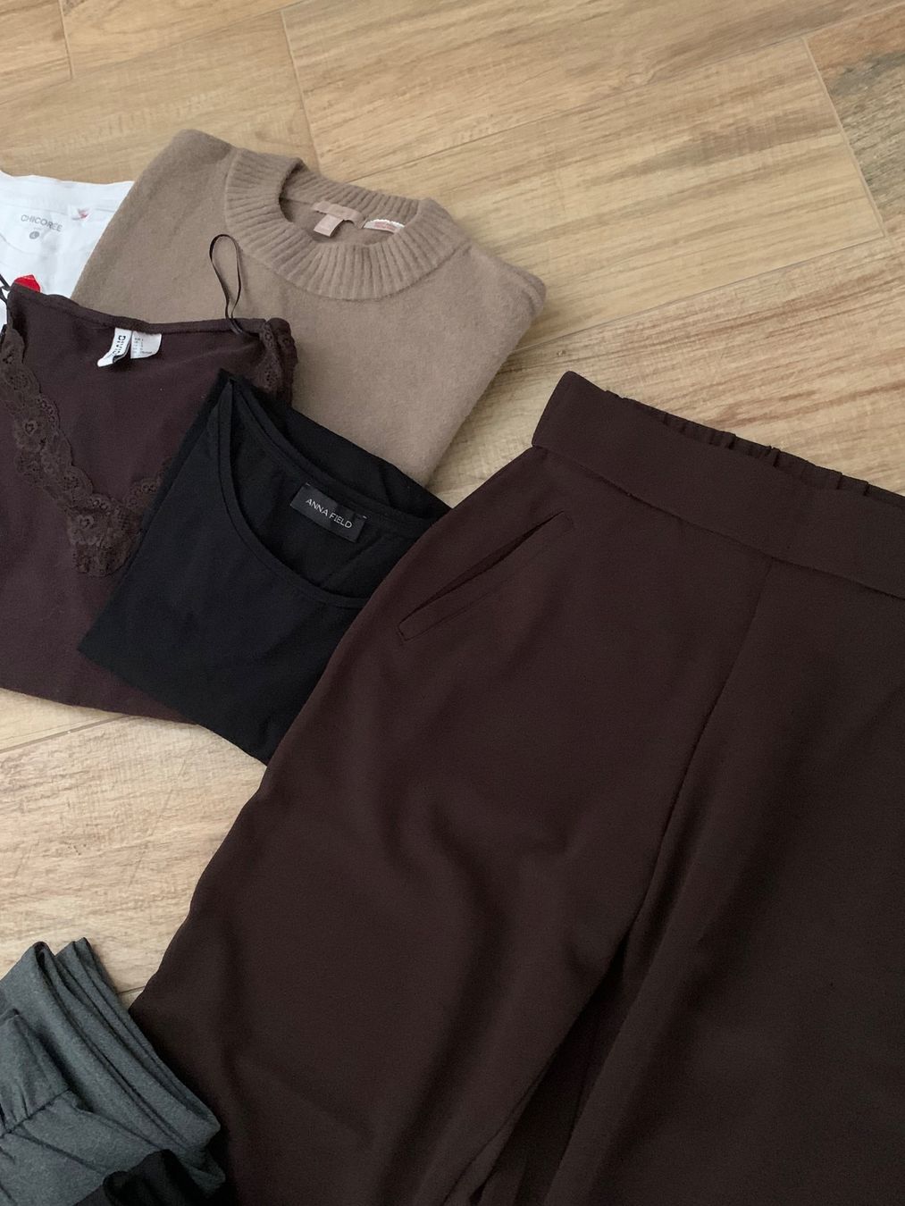 Lotti di vestiti: Kleiderpaket Gr. L 12-teilig – Usato da Enggistein venduto da THE-IGOR 3