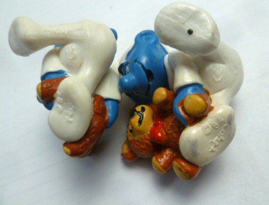 Statuette: Schlumpf Baby mit Teddybär, 2 Verschiedene – Usato da Effretikon venduto da Heimstudio 3