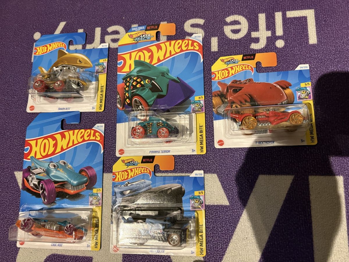 Hot Wheels Voitures modèles: HOT WHEELS mega bite komplett – Neuf avec emballage d'origine à Herzogenbuchsee par warrior77 1