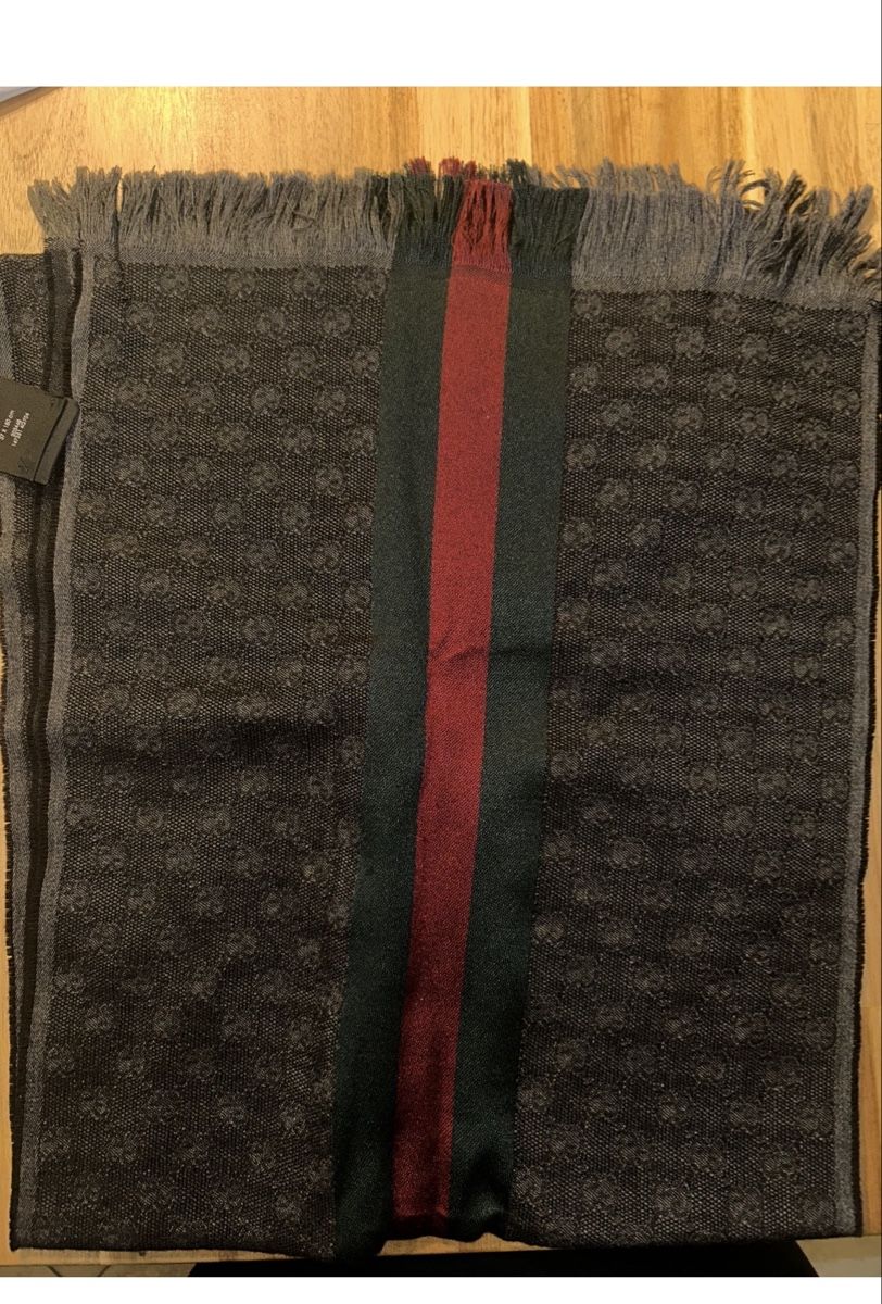 Gucci Schals: Sciarpa Gucci uomo – Gebraucht aus Gravesano von mer_xc6b 2