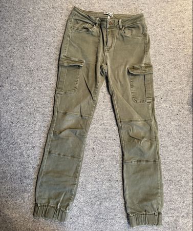 ONLY Damen Cargo Jeans, Khaki, Grösse 38, sehr gut erhalten