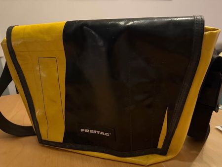 FREITAG-Tasche Dexter gelb/schwarz