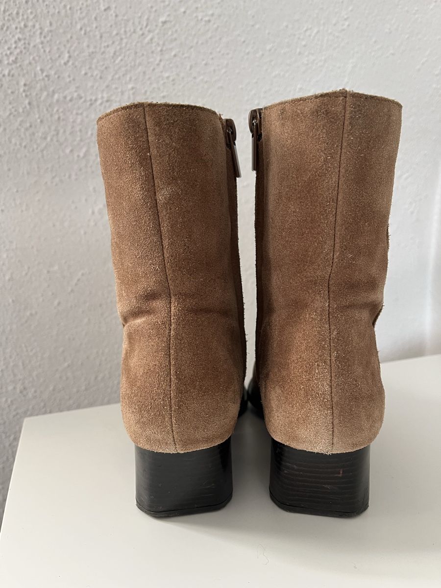 Zara Scarpe da donna: Zara Wildleder Boots – Usato da Flawil venduto da lic_d9fc 2