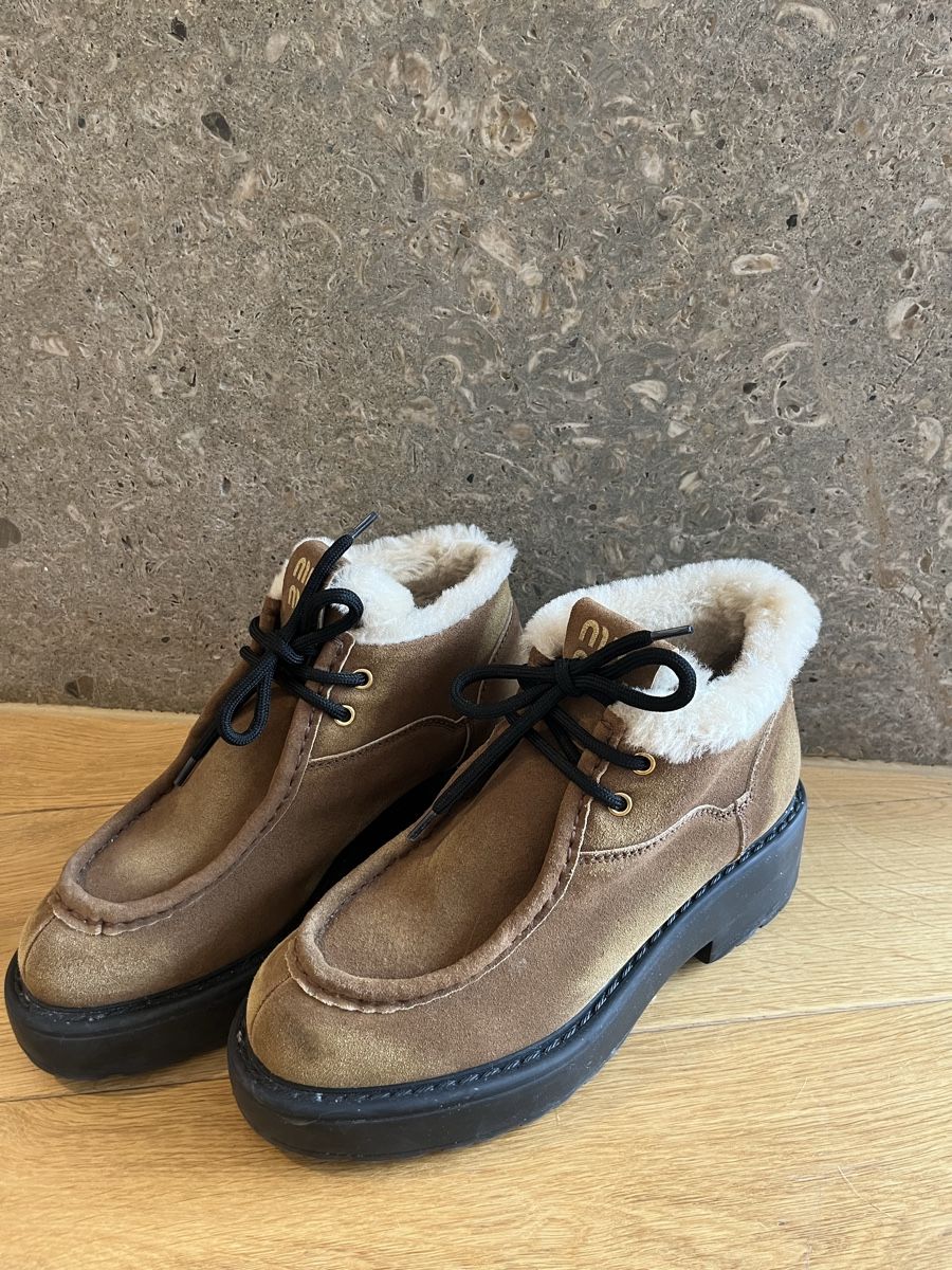 Miu Miu Scarpe da uomo: MIU MIU Winterboots 39.5 – Nuovo e nell'imballaggio originale da Zollikon venduto da ang_9jc5 1