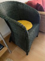 Rattanstühle mit Kissen (zwei)
