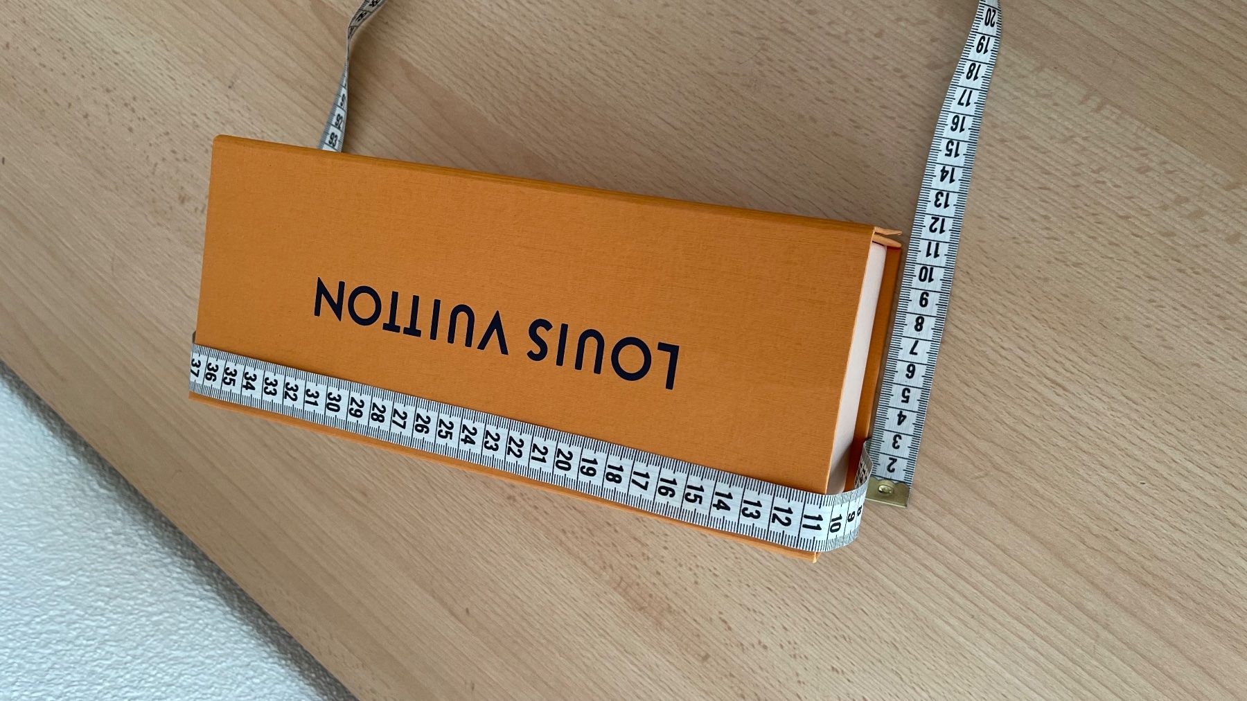 Louis Vuitton Altro in Decorazioni & Accessori: Louis Vuitton Box Neu 10/11/26 cm – Nuovo (secondo la descrizione) da Kölliken venduto da Prscoo 2