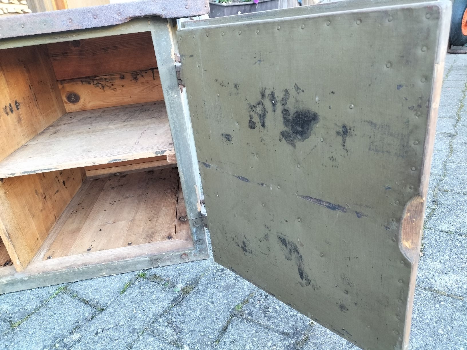 Attrezzatura & Pezzi di ricambio: MUNITIONS KISTE Schweizer Armee 19.00 jht mit Eisenbeschläge – Usato da Müselbach venduto da pat_9c9w 3