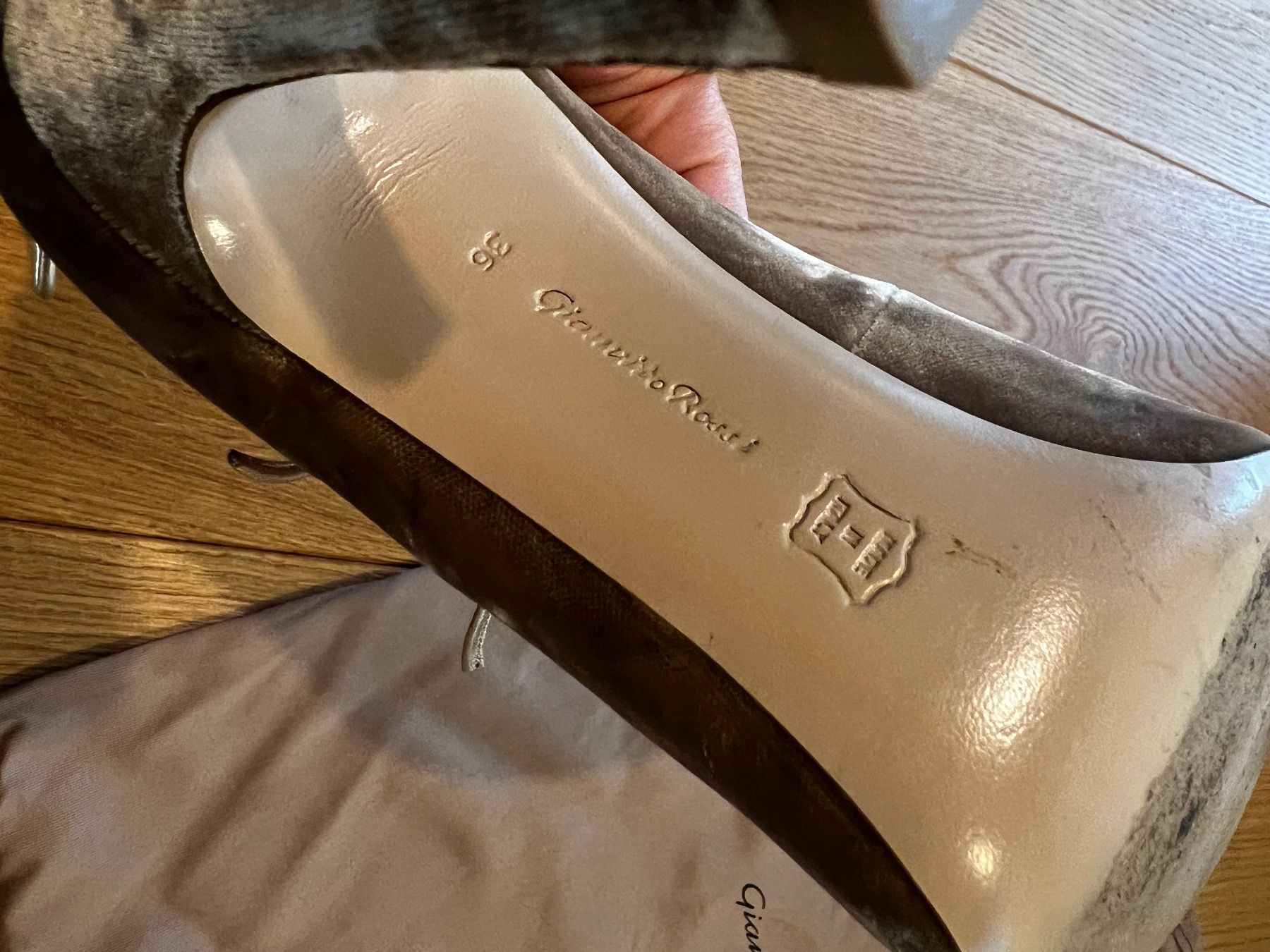 Gianvito Rossi Scarpe da donna: Gianvito Rossi Pumps Gr. 36 – Usato da Killwangen venduto da was.sharp 4