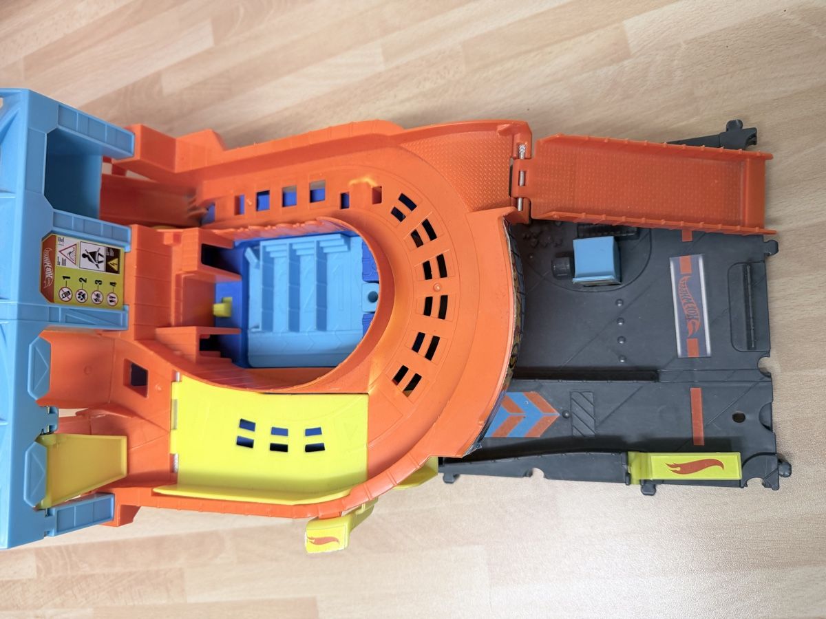 Hot Wheels Giocattoli: Hot Wheels City Bahn Roller Coaster gebraucht – Usato da Elsau venduto da Aries81 1