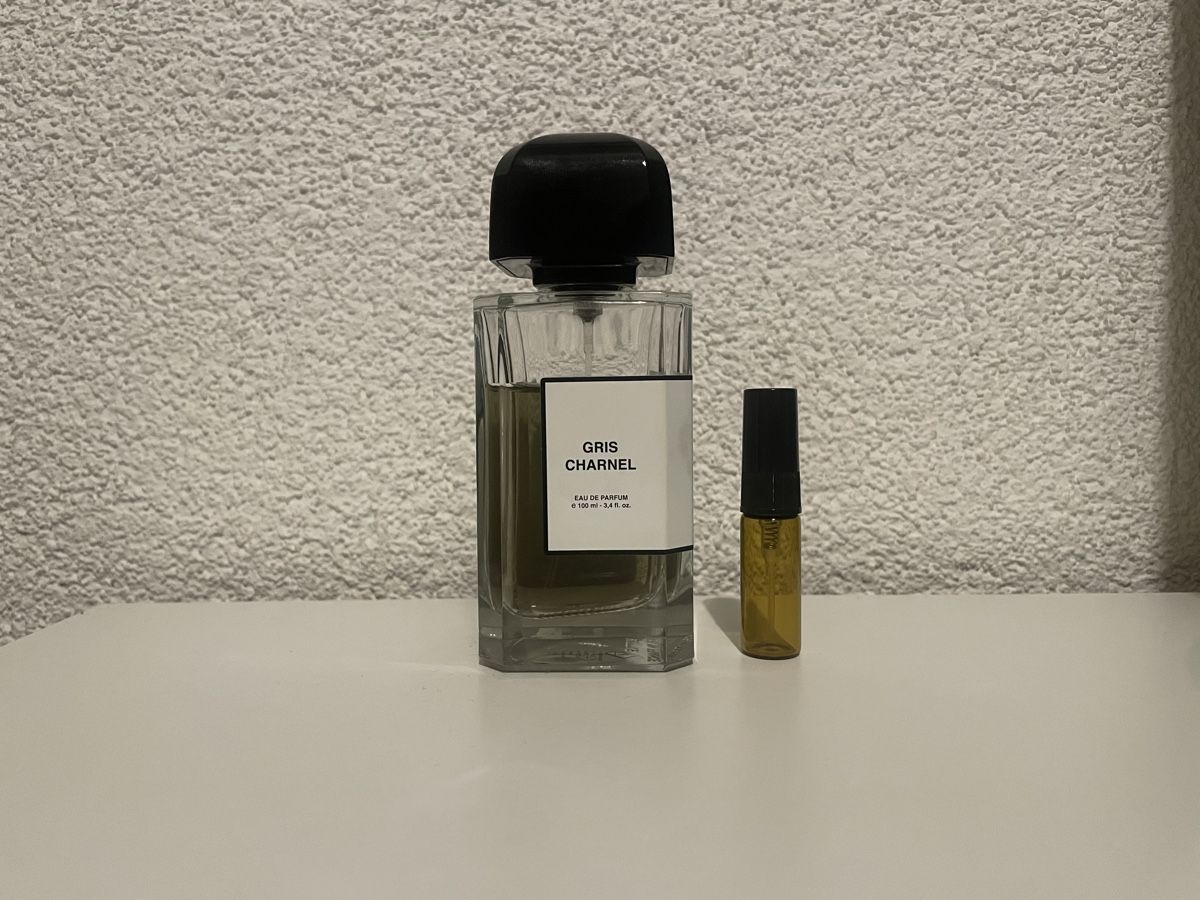 Profumi & Eau de Toilette: Gris Charnel BDK Paris 3ml Probe! – Nuovo (secondo la descrizione) da Flawil venduto da Duft-Alchemist