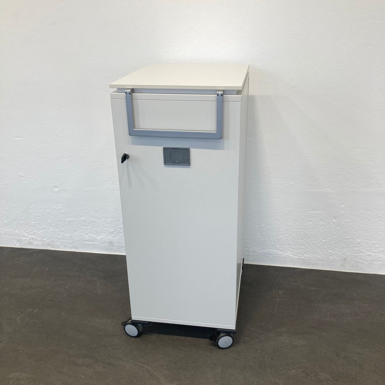 Armadi: Steelcase Moby Roll-Caddy - Weiss - mit Hängerahmen - mit – Usato da Schönenwerd venduto da mcofficeshop 6