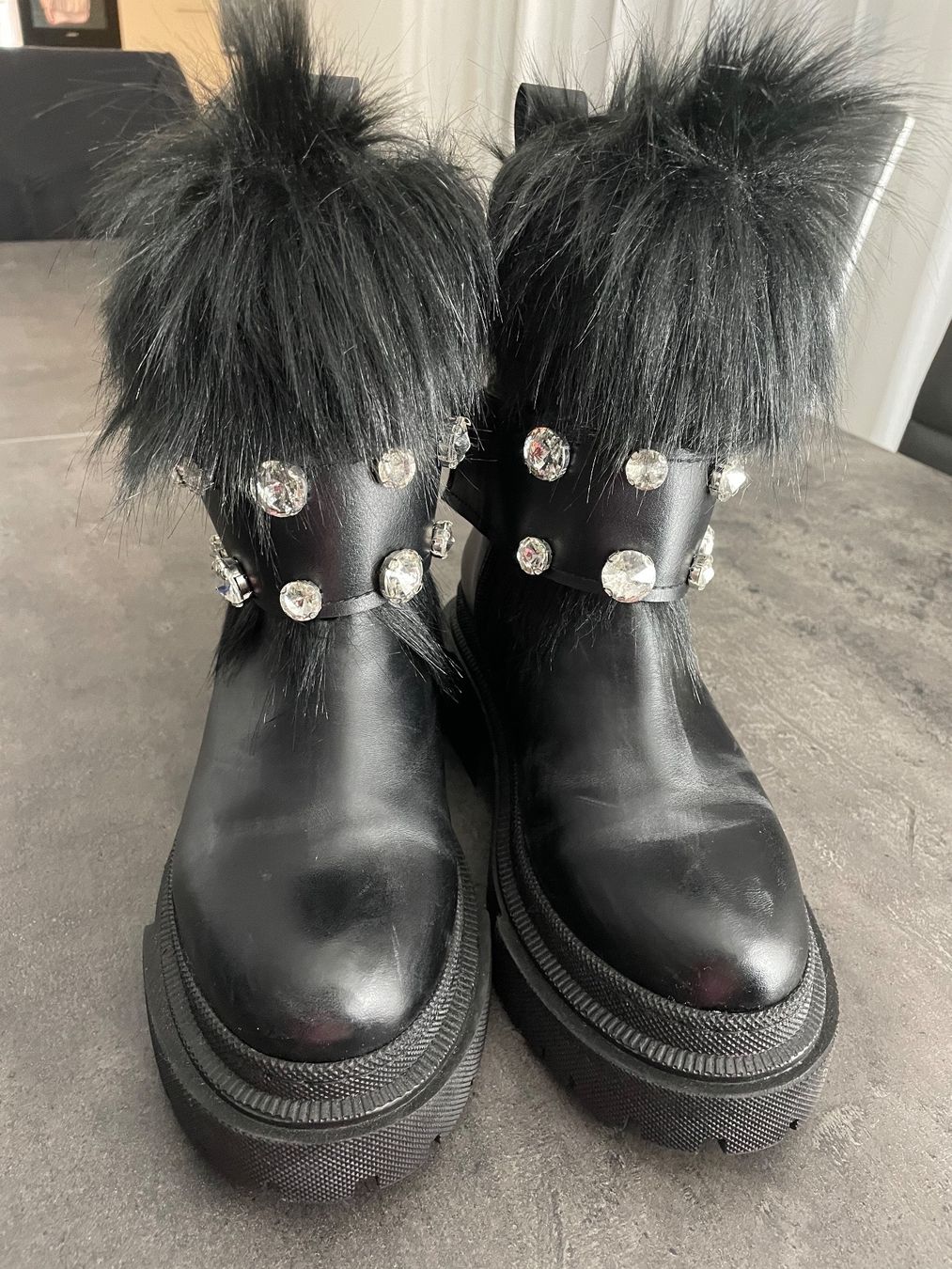 Scarpe da donna: Stiefel Schwarz – Usato da Mägenwil venduto da Lea.SN