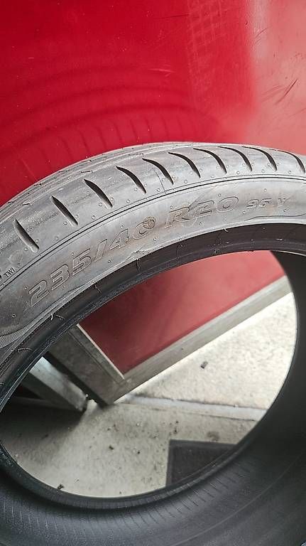 Pirelli Pneus & Kompletträder: Pirelli. 235/40 R20 Sommerreifen – Gebraucht aus Weisslingen von Mechanik87 2