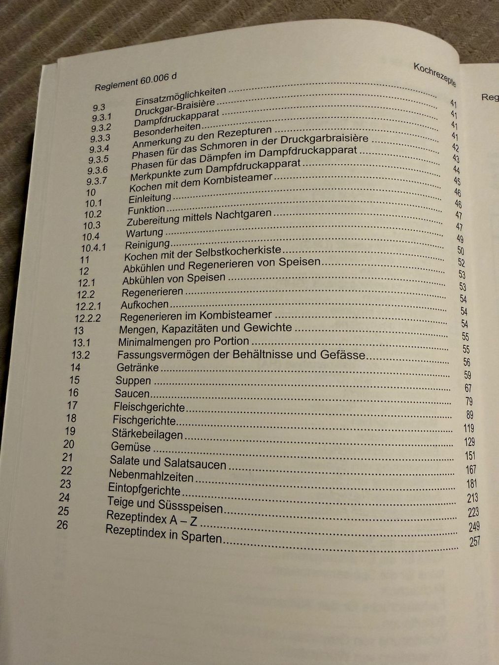 Libri: Kochbuch der Schweizer Armee – Nuovo (secondo la descrizione) da Brütten venduto da Hst1 2