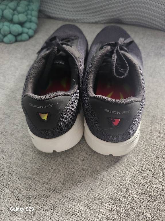 Scarpe da donna: Skechers Go Walk 4  – Usato da Wallisellen venduto da BeautyBee 4