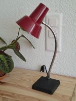 70er Jahre Schreibtischlampe rot, Metall