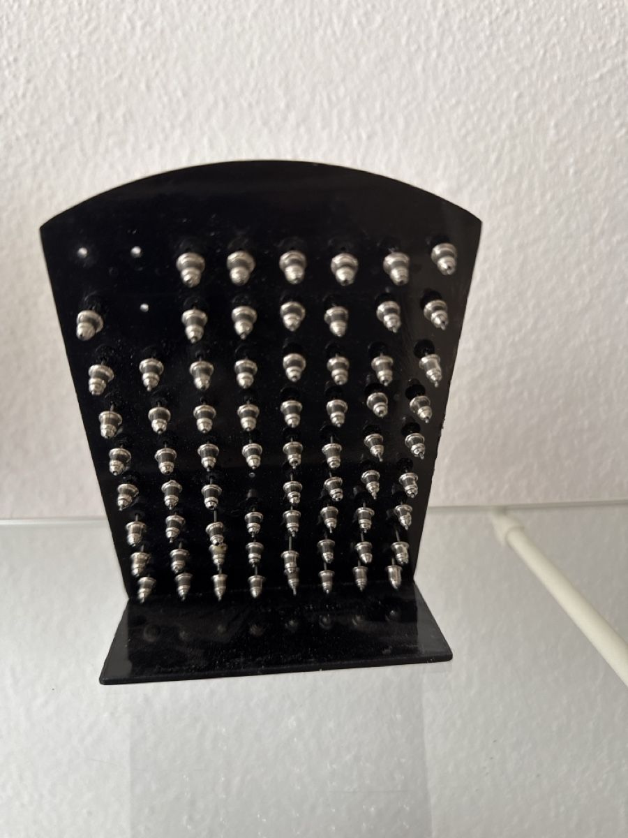 Orecchini pendenti & Orecchini a lobo: Silberne Buchstaben Ohrstecker – Nuovo e nell'imballaggio originale da Bern venduto da Marym 1