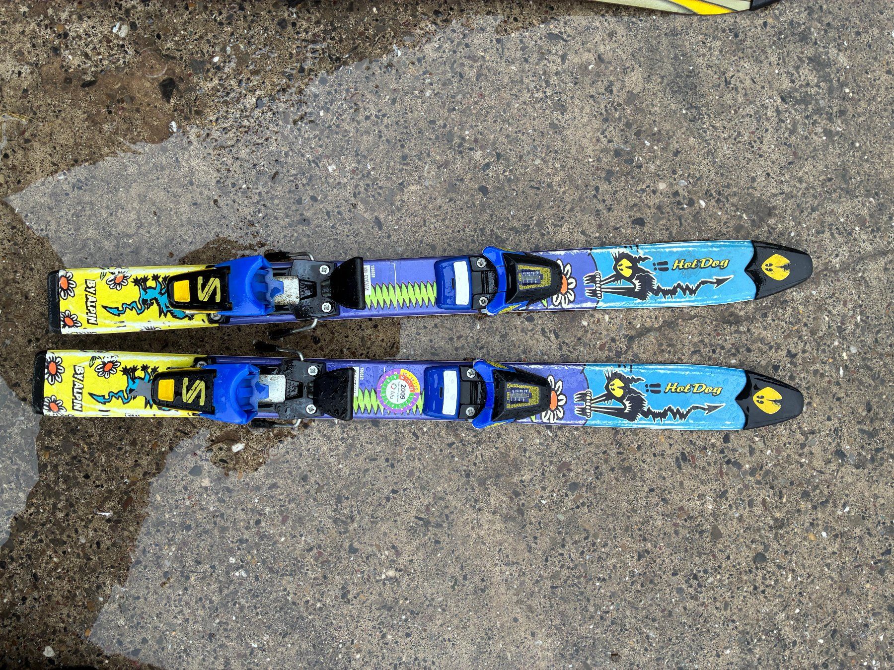 Skis: KInderski mit Bindung – Gebraucht aus Samstagern von HB8833