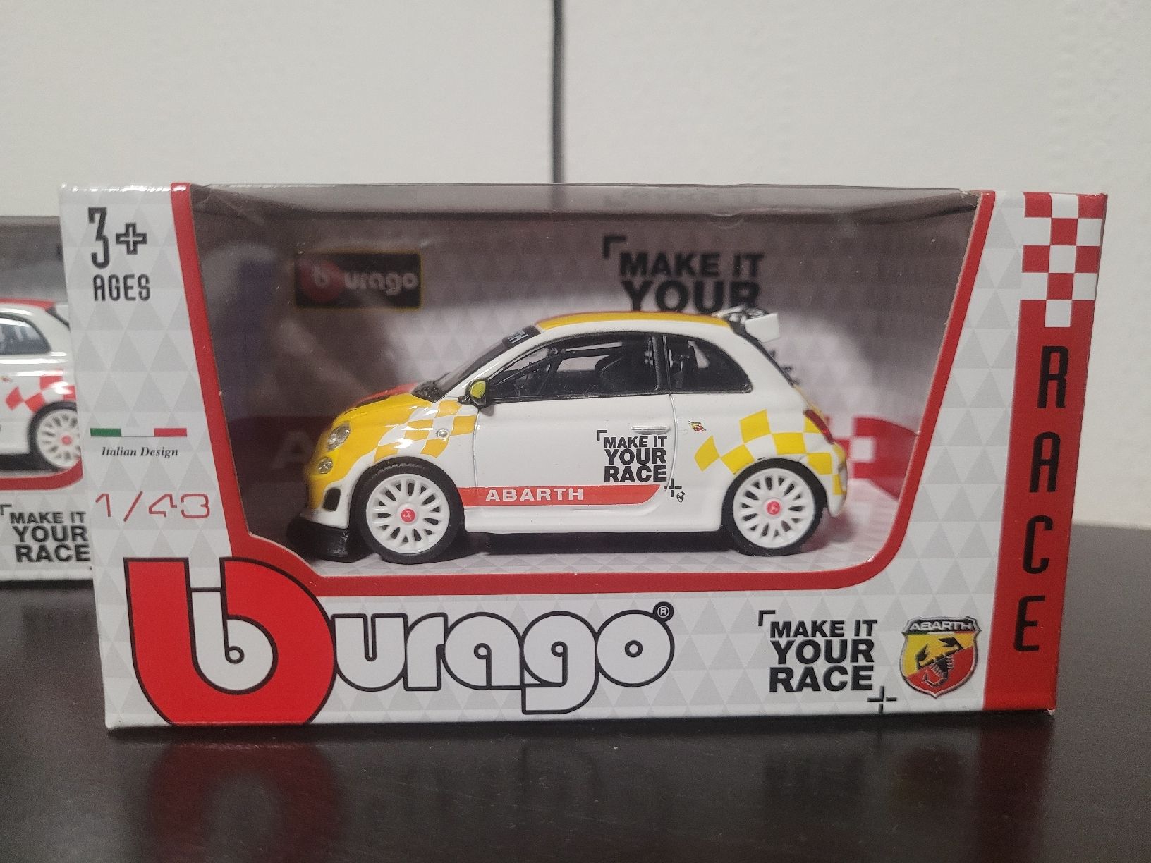 Abarth Modellini d'auto: Fiat 500 abarth 1/43 3 pcs – Nuovo e nell'imballaggio originale da Courtaman venduto da Bluejazz 1