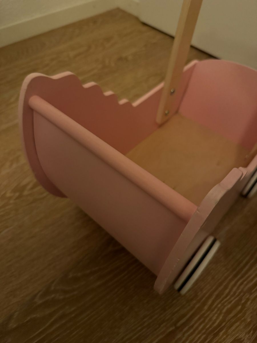 Puppenwagen: Holz Puppenwagen – Gebraucht aus Mönchaltorf von reg_5f8t 1