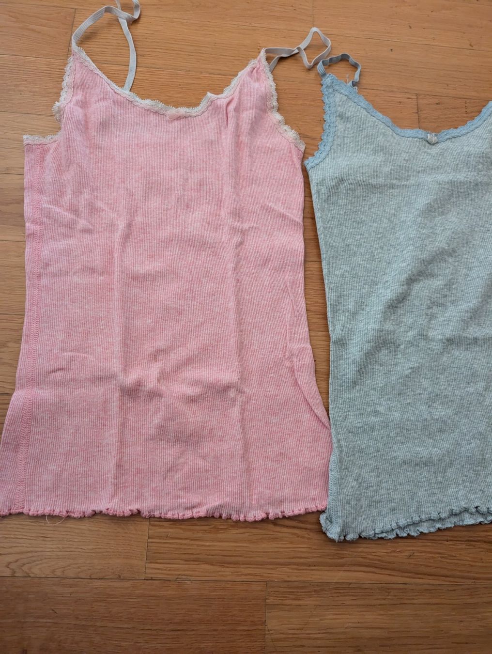 Top: 2er Set: Tops mit Spitze, Grösse XS, – Usato da Zug venduto da vik_8fdf 4