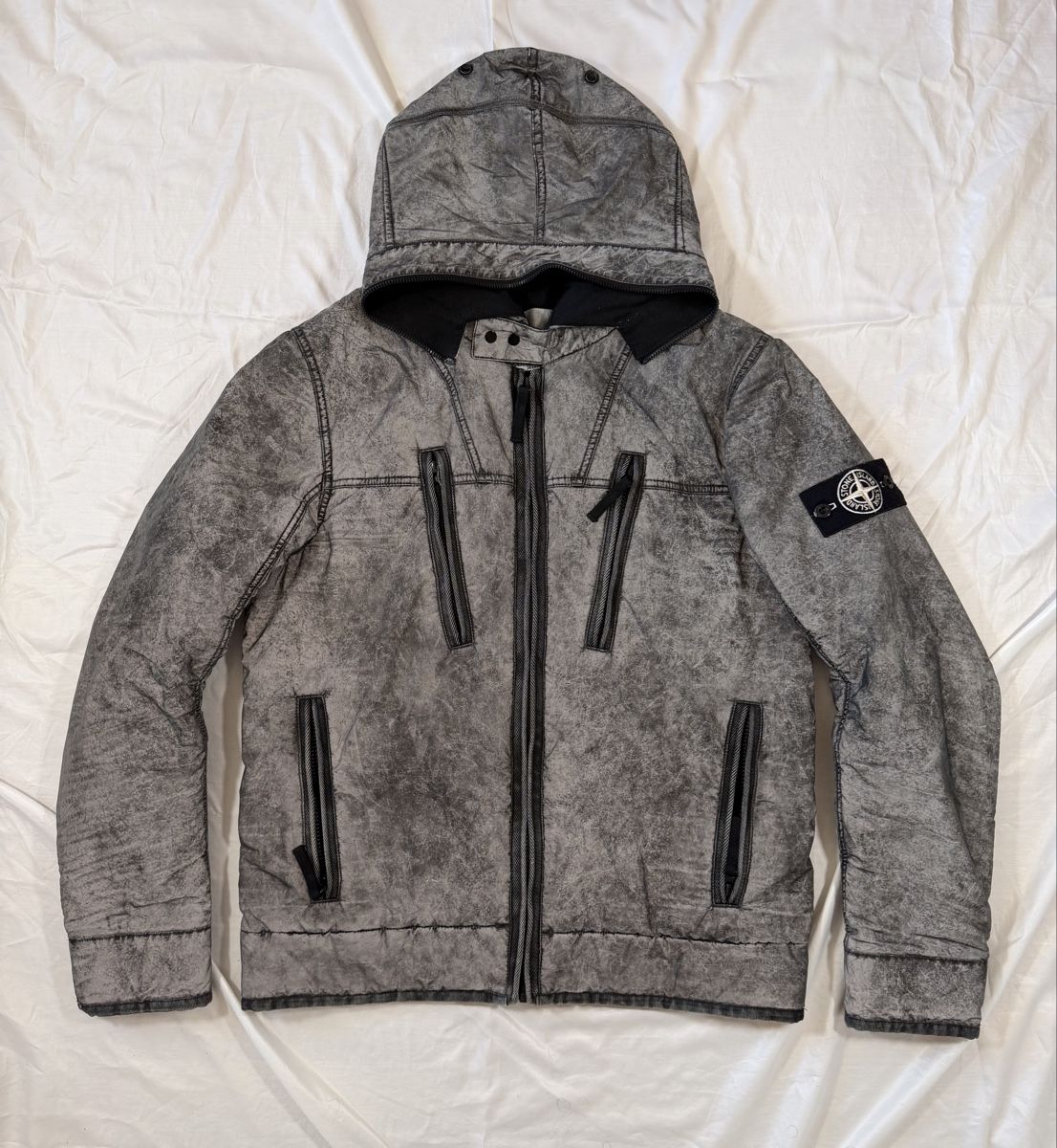 Stone Island Giacche: Stone Island Reflective  – Usato da Pfäffikon ZH venduto da Nataliia.