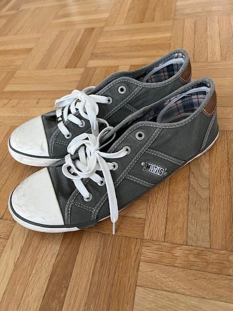 Mustang Scarpe da uomo: Sneaker "MUSTANG" Gr. 40, antrazit – Nuovo (secondo la descrizione) da Walenstadt venduto da ricamul 2