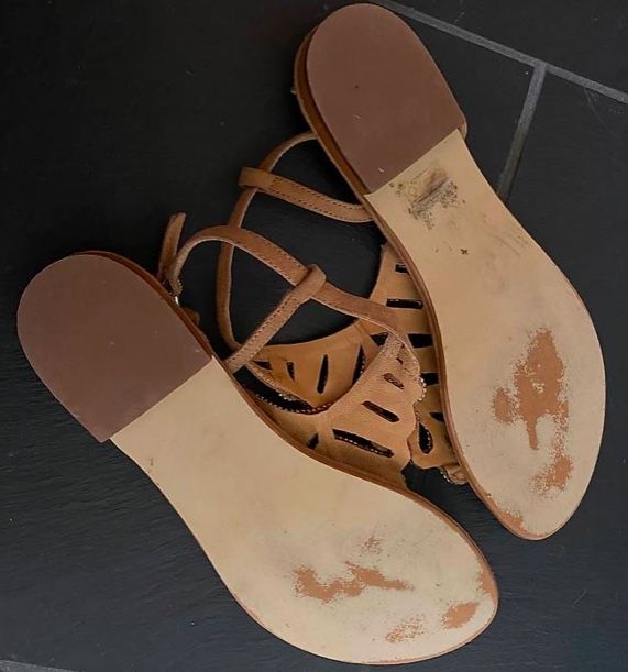 Scarpe da donna: Goldene ZehenSandalen – Usato da Embrach venduto da ale_v5qn 2
