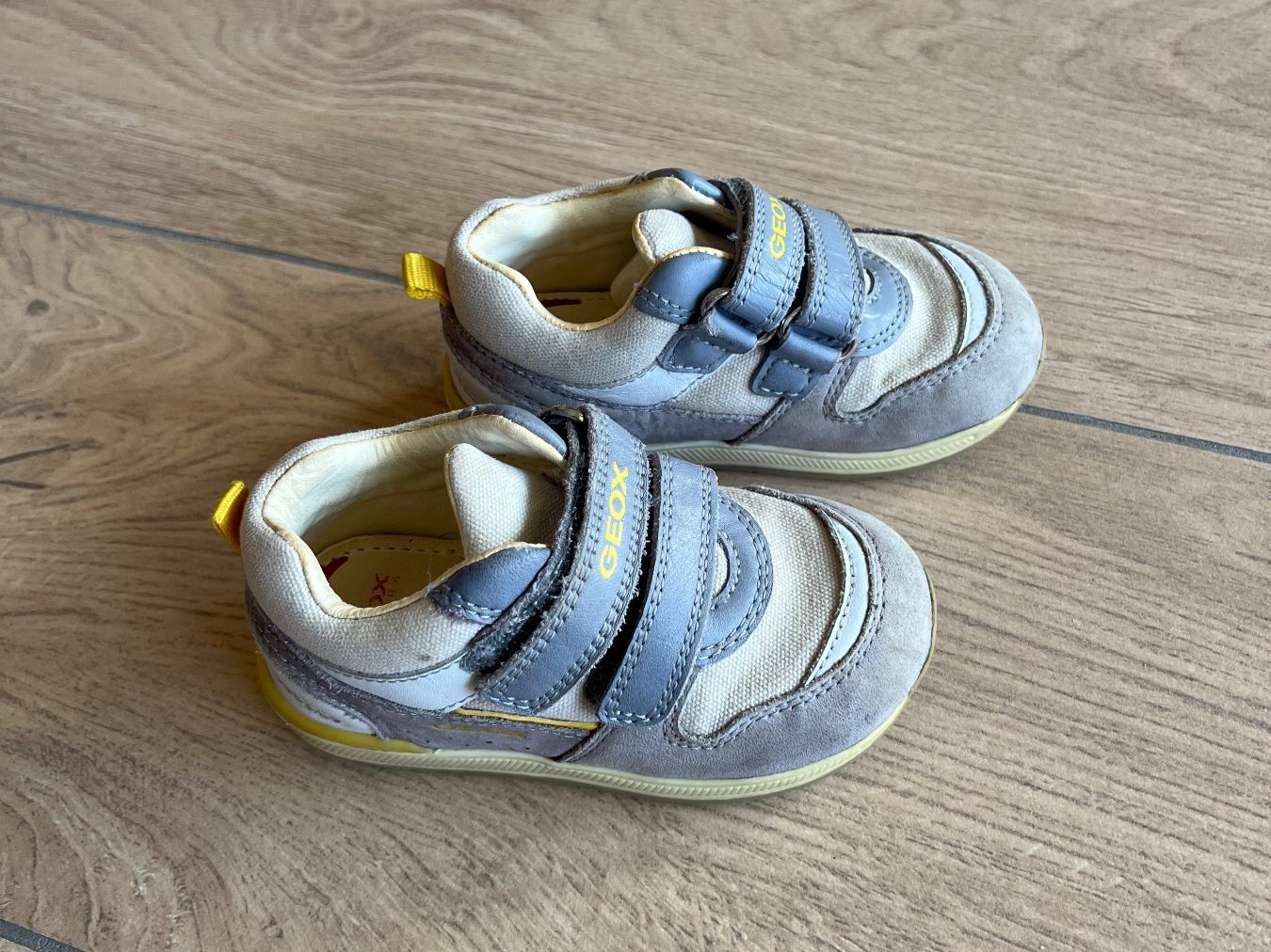 Geox Scarpe per ragazzi: Chaussures Geox bébé - Taille 22 – Usato da Puidoux venduto da bco_mgy8