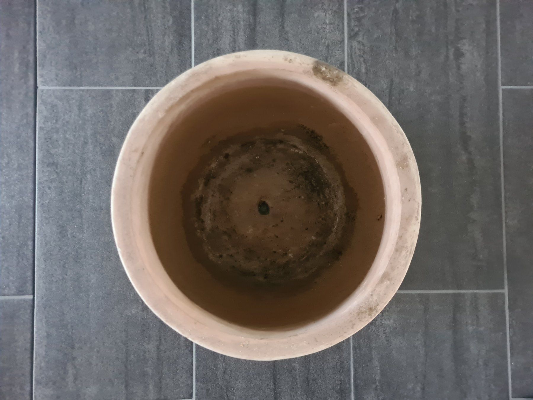 Vasi per fiori: Sehr schöner Terracotta Topf mit Muster – Usato da Urdorf venduto da Zerpito 2