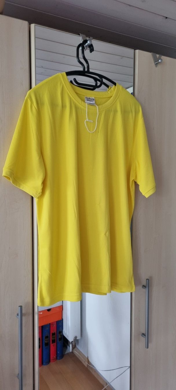 T-shirt: Herren-Shirt L – Nuovo (secondo la descrizione) da egliswil venduto da Maggy6