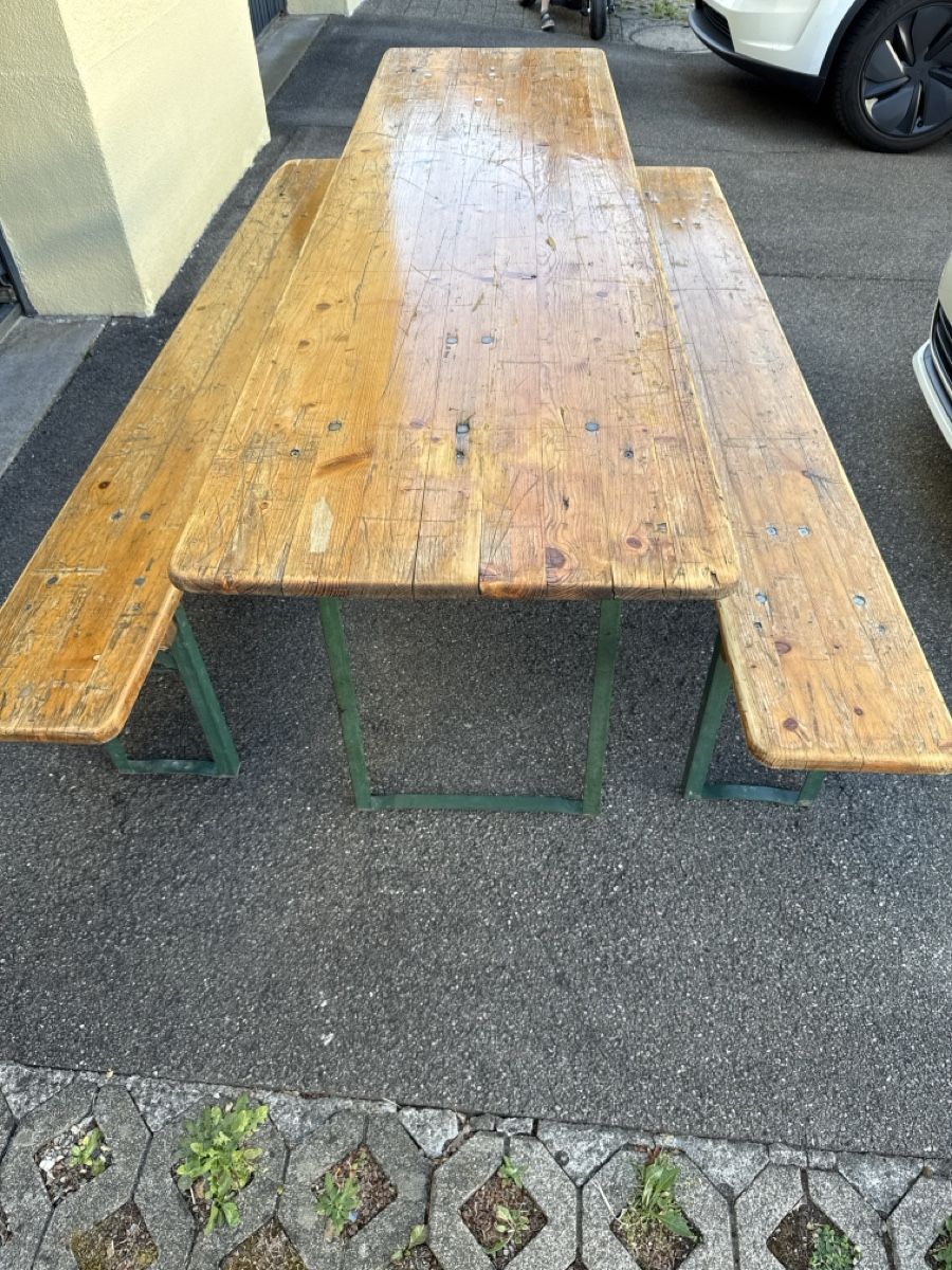 Set de table et chaises: Festbankgarnitur 60cm – D'occasion à Effretikon par a.husejni01 1