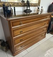 Italienische Kommode mit vier Schubladen und Schutzglas