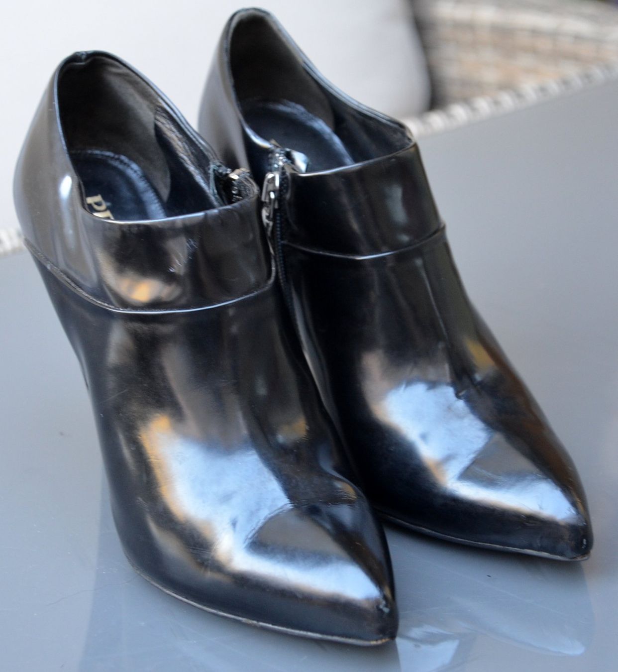 Prada Scarpe da donna: Prada Stiefeletten / bottines .37 – Usato da Collonges venduto da arashee 2