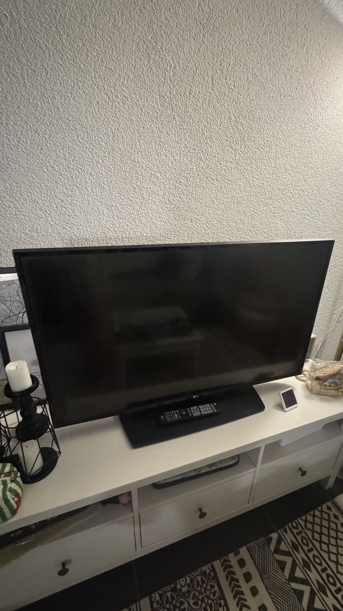 LG Televisori: TV – Nuovo (secondo la descrizione) da Buchs ZH venduto da nad_v8dz